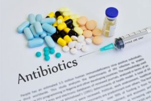 can you take antibiotics on an empty stomach